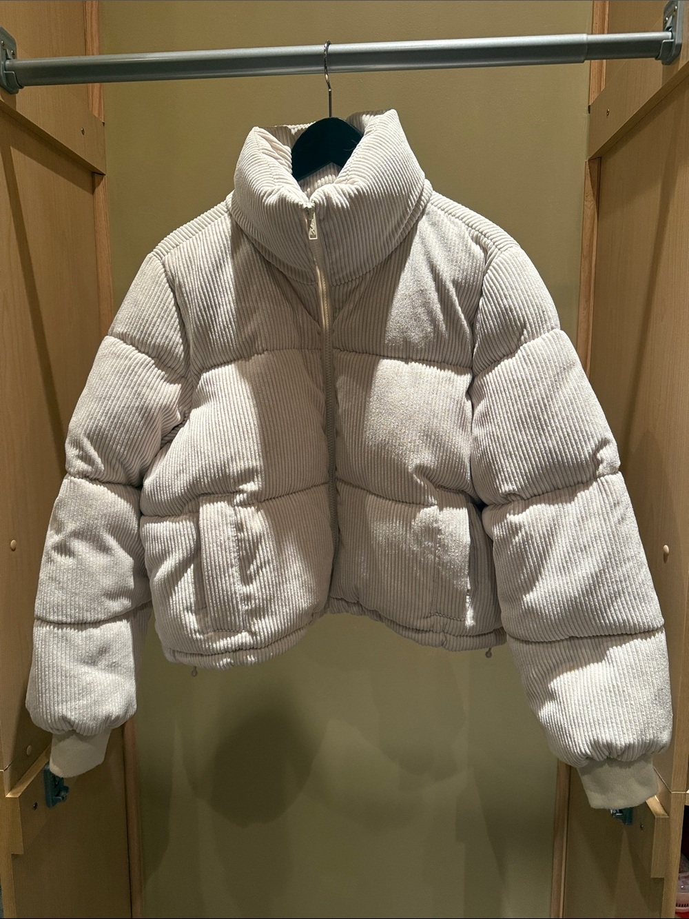 Hollister Cream Corduroy Puffer Jacket